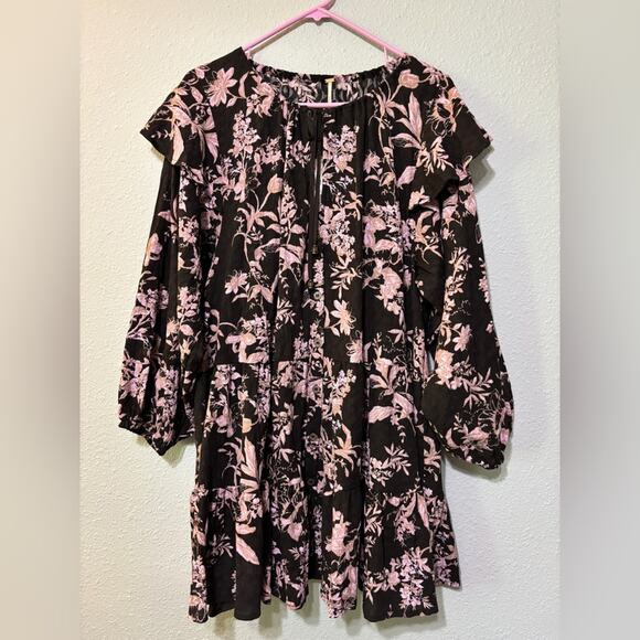 Free People NWT Sunbaked Ruffled Swing Tiered Mini Dress Washed Black Floral L - Picture 4 of 10